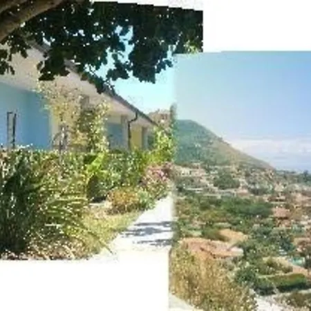 Ferienhaus Ferienhaus Fuer 6 Personen Ca 55 Qm In Di Ricadi, Kalabrien Provinz Vibo Valentia - B55768 *